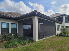10989 Rustic Timber Lp in San Antonio, FL - Building Photo - Building Photo