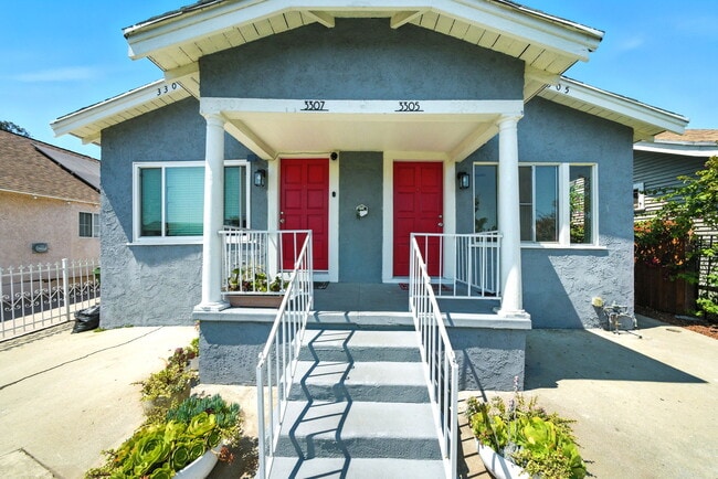 3305 W 27th St in Los Angeles, CA - Foto de edificio - Building Photo