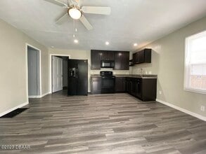 215 N Oleander Ave in Daytona Beach, FL - Building Photo - Building Photo