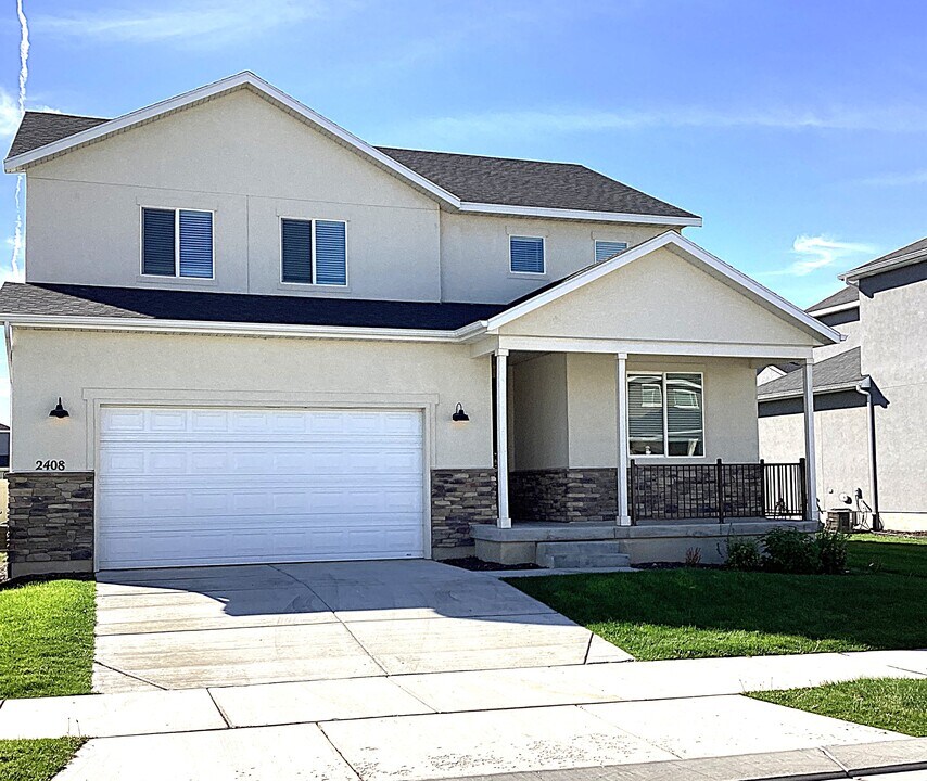 2408 E Buckskin Way in Eagle Mountain, UT - Building Photo