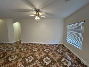 1414 Esperanza St in Bakersfield, CA - Building Photo - Building Photo