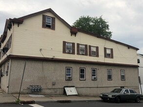 109 Throop Ave in New Brunswick, NJ - Building Photo - Building Photo