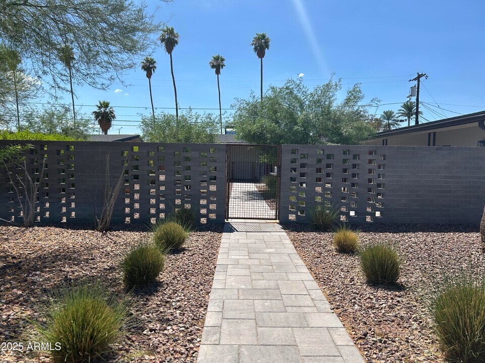 3332 N 66th Pl in Scottsdale, AZ - Building Photo