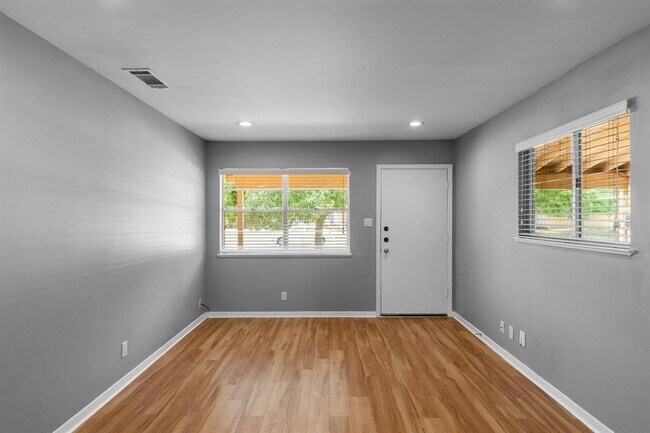 2205 Lanier Dr in Austin, TX - Building Photo - Building Photo
