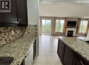 450 Cavanagh Ln in Milton, ON - Building Photo - Building Photo