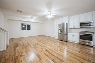 140 Woodside Ave in Harrison, NY - Building Photo - Building Photo