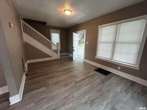 1031 E Behrends Ave in Peoria, IL - Building Photo - Building Photo