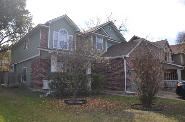 9142 Maggie Ct in San Antonio, TX - Foto de edificio - Building Photo