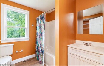 2306 Whittle Springs Rd in Knoxville, TN - Building Photo - Building Photo