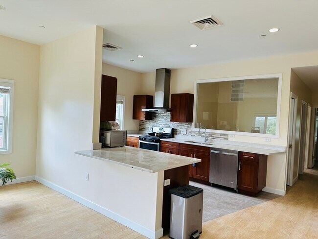 909 Hancock St in Quincy, MA - Building Photo - Building Photo