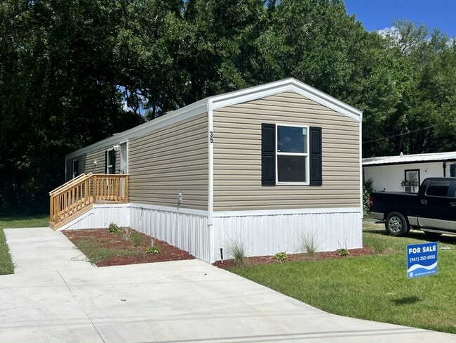 property at 35 Tower Manor Cir W