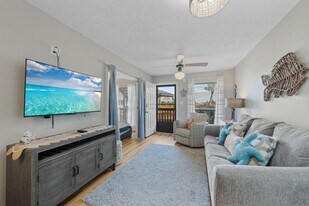 920 W Lagoon Ave in Gulf Shores, AL - Building Photo