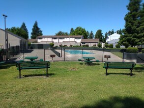 195 Del Sur Ct, Unit 195 in Fairfield, CA - Building Photo - Building Photo