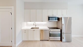 196 Green St, Unit 402 in Boston, MA - Building Photo