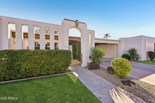 8733 E Vía De Viva in Scottsdale, AZ - Building Photo