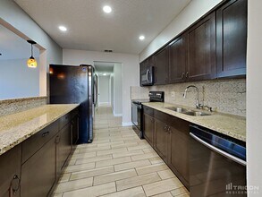 1237 Edgerton Dr in Valrico, FL - Building Photo - Building Photo