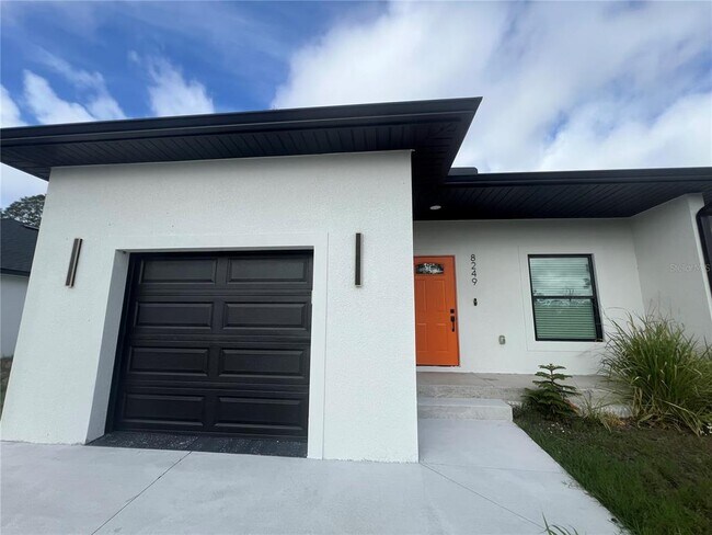 8249 Dimstead St in Port Charlotte, FL - Building Photo - Building Photo