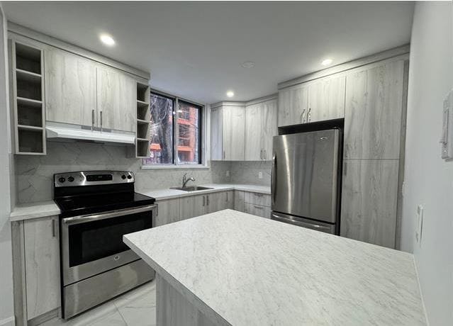 property at 720 Av. Marin