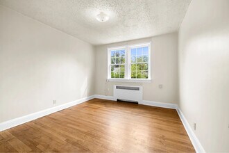 205 Westowne Rd in Baltimore, MD - Foto de edificio - Building Photo