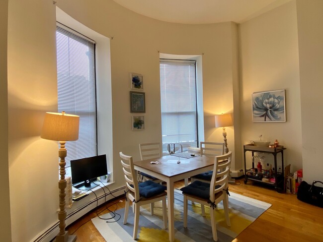 525 Massachusetts Ave, Unit 4 in Boston, MA - Building Photo - Building Photo