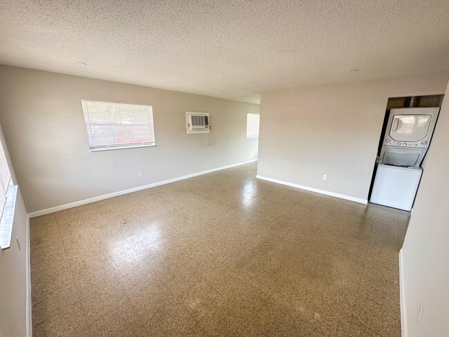 3451 Hi St in Lake Worth Beach, FL - Building Photo - Building Photo