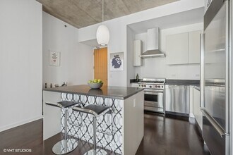 600 N Fairbanks Ct in Chicago, IL - Building Photo - Building Photo