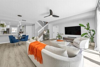418 Capistrano Dr in Palm Beach Gardens, FL - Building Photo - Building Photo