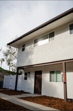 340 S El Camino Real in Oceanside, CA - Foto de edificio - Building Photo