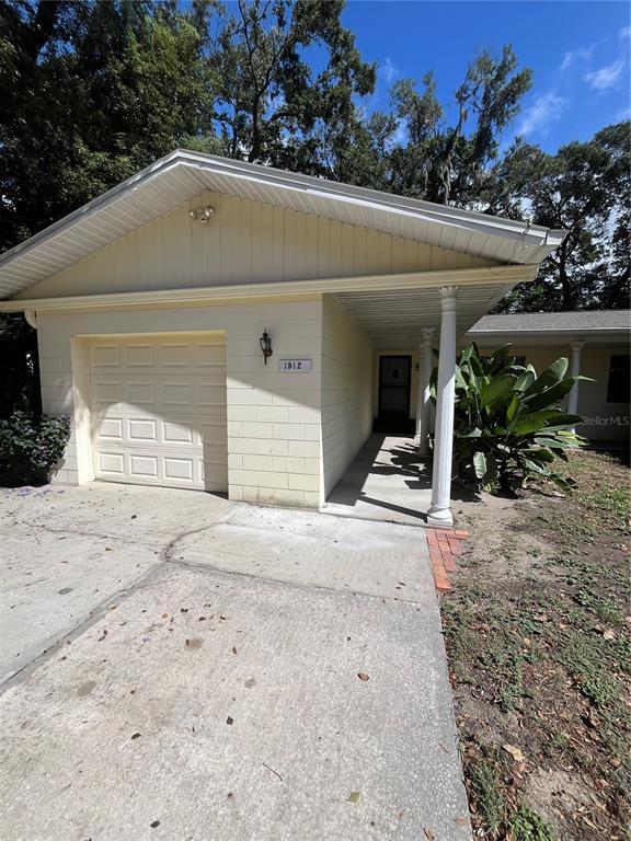property at 1512 E 1st Ave Pl