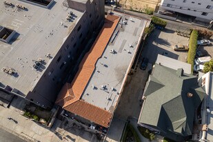 329 S Bonnie Brae St in Los Angeles, CA - Building Photo