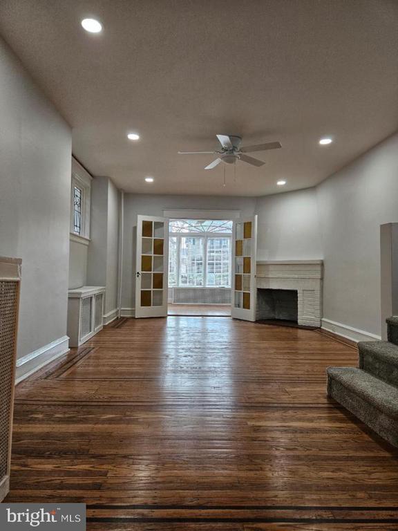 409 W Mt Airy Ave in Philadelphia, PA - Building Photo - Building Photo