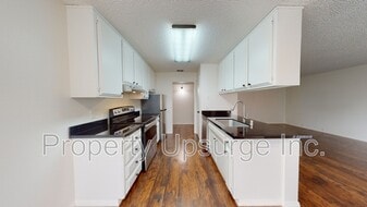 905 Lakeside Dr in Red Bluff, CA - Building Photo