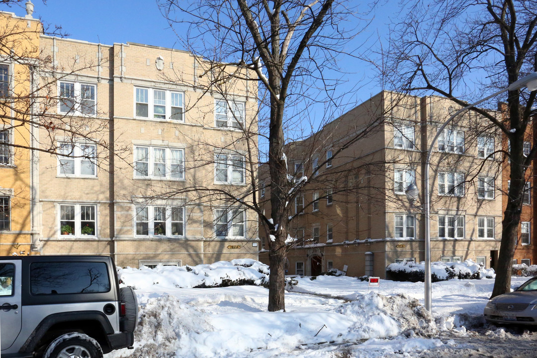 1914-1924 W Morse Ave in Chicago, IL - Building Photo