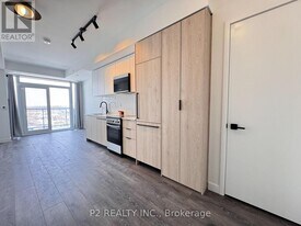 1635 Military Trail in Toronto, ON - Building Photo