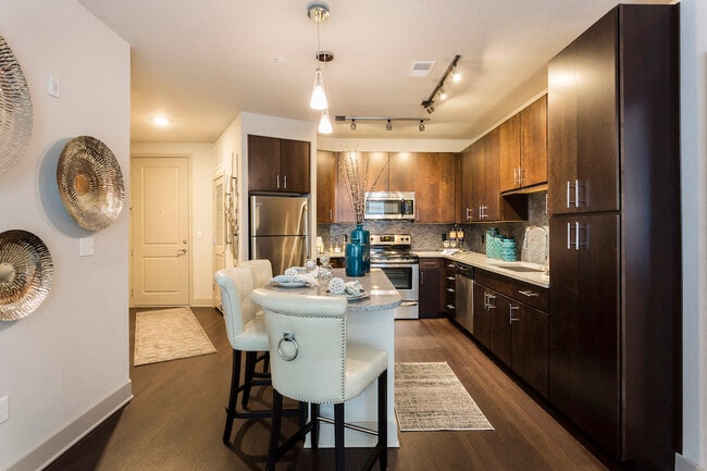 Landon House in Orlando, FL - Building Photo - Building Photo