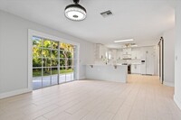 660 SW Tanglewood Trail in Stuart, FL - Foto de edificio - Building Photo