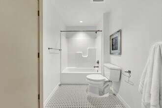 115 W Galena Blvd in Aurora, IL - Building Photo - Building Photo