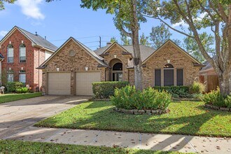 17219 Crown Meadow Ct in Houston, TX - Foto de edificio - Building Photo