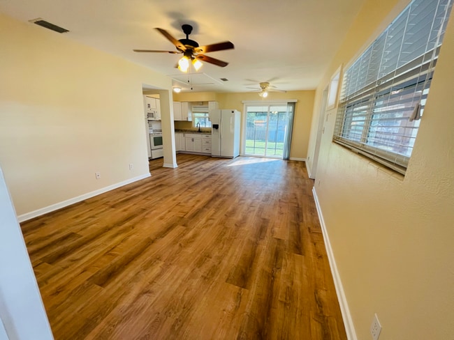 109 N Galena Ave in Minneola, FL - Foto de edificio - Building Photo