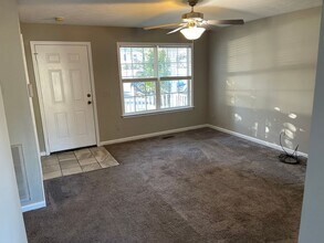 1604 Baucom Dr in Columbia, TN - Building Photo - Building Photo