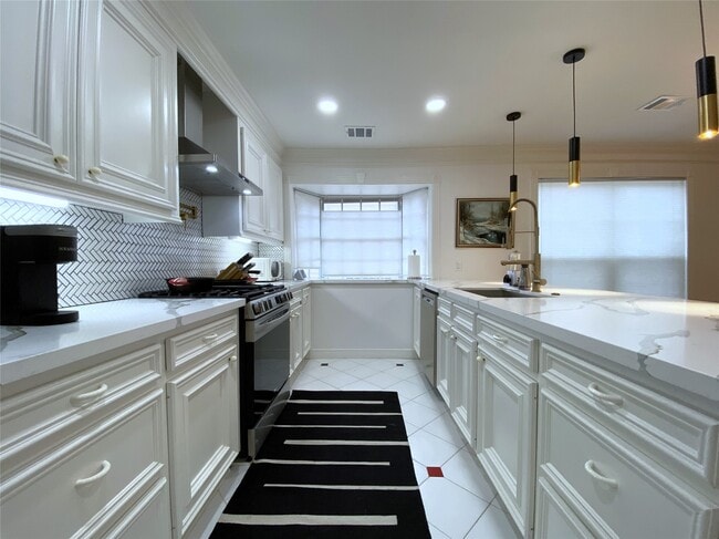 property at 2506 Van Buren St