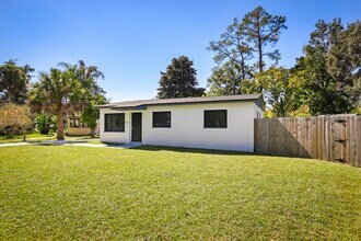 3506 Claridge Rd E in Jacksonville, FL - Building Photo - Building Photo