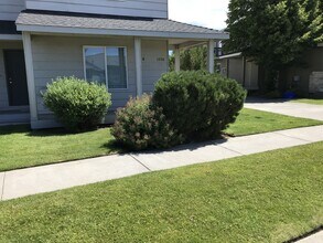 1330 NE Tucson Way in Bend, OR - Building Photo - Building Photo