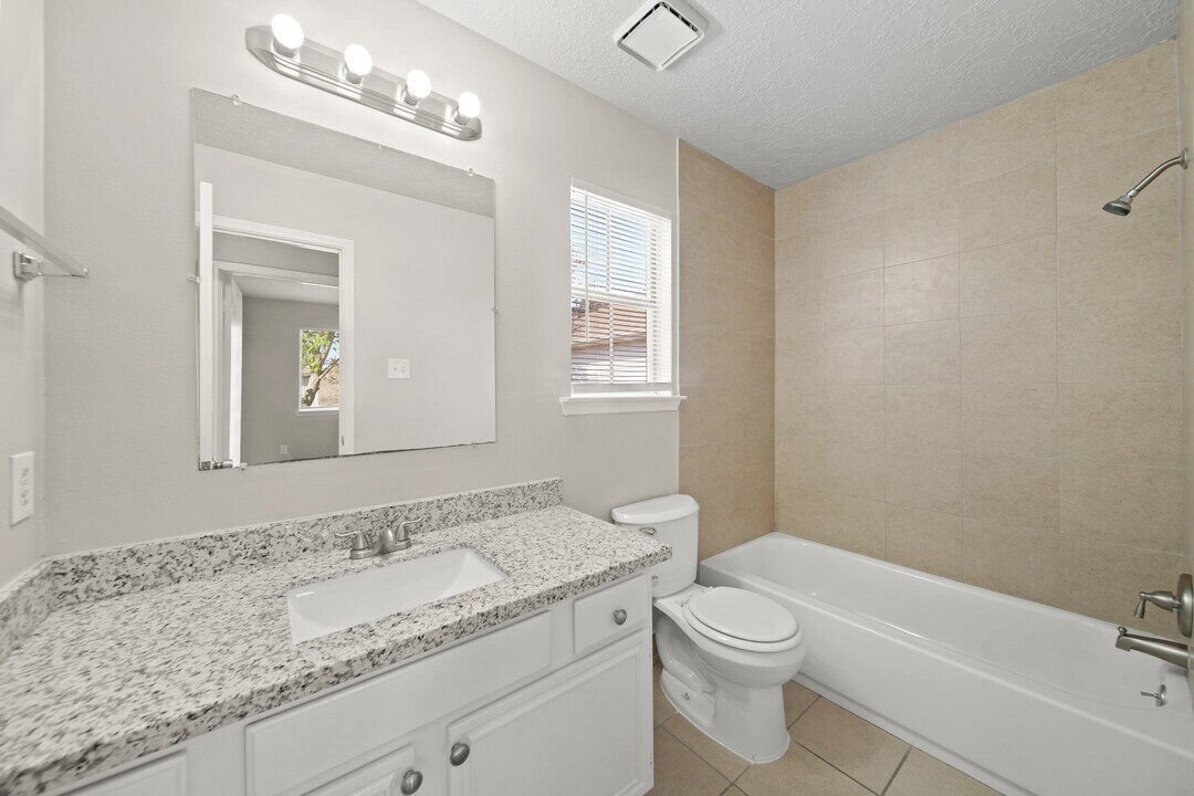 4259 Gypsy Pops Dr in Pasadena, TX - Building Photo