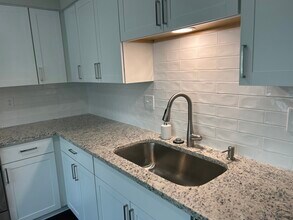 114 High Oak in Universal City, TX - Building Photo - Building Photo