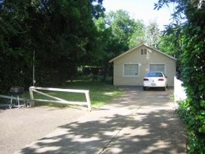 925 Chestnut St in Chico, CA - Building Photo - Building Photo