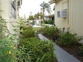 600 N Federal Hwy in Lake Worth, FL - Building Photo