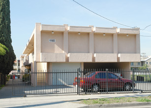 1165 N Madison Ave in Los Angeles, CA - Building Photo - Building Photo