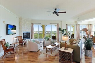 1308 Old Stickney Point Rd, Unit WP3 in Sarasota, FL - Building Photo - Building Photo