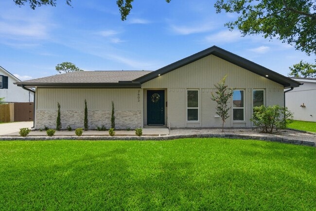property at 2603 Baycrest Dr